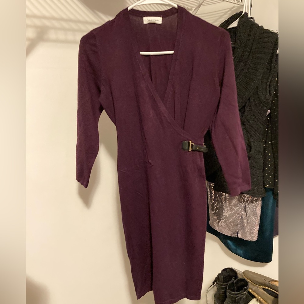 Calvin Klein burgundy dress with leather belt size petite small great condition